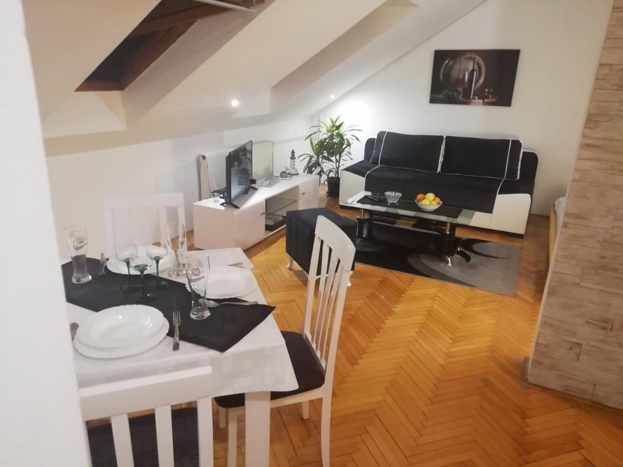 Two Kings Apartment Novi Sad Esterno foto